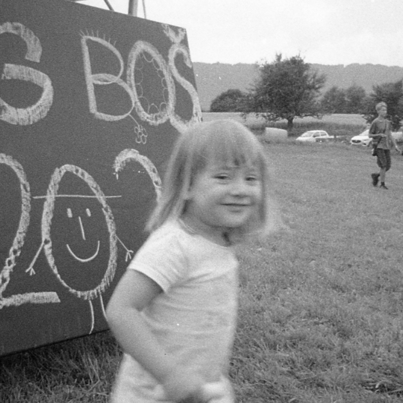 Světlo a stín Bigboše: Festival zachycený objektivem jednorázáku