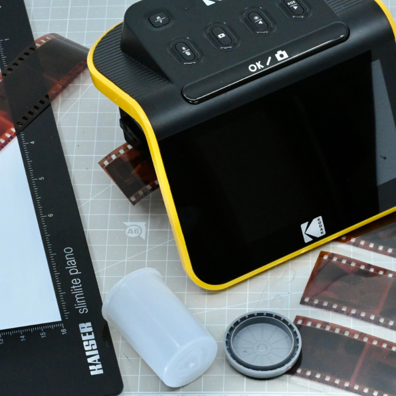 Jak na skenování a digitalizaci starých fotek – Zkušenost se skenerem Kodak Slide N Scan