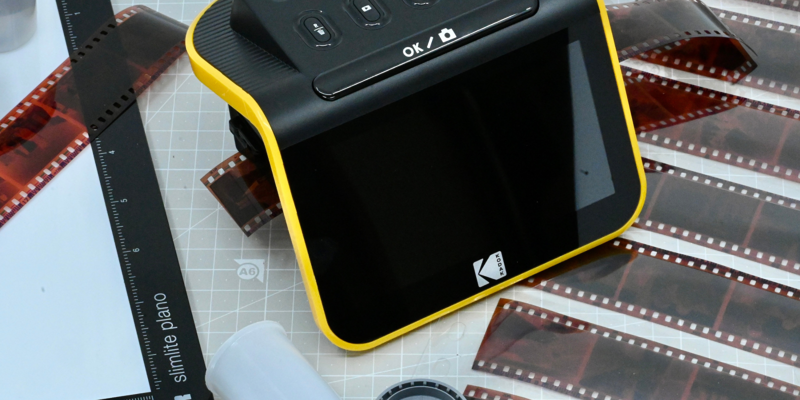 Jak na skenování a digitalizaci starých fotek – Zkušenost se skenerem Kodak Slide N Scan
