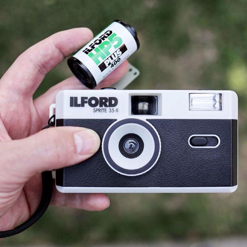 Filmové fotoaparáty jsou IN!